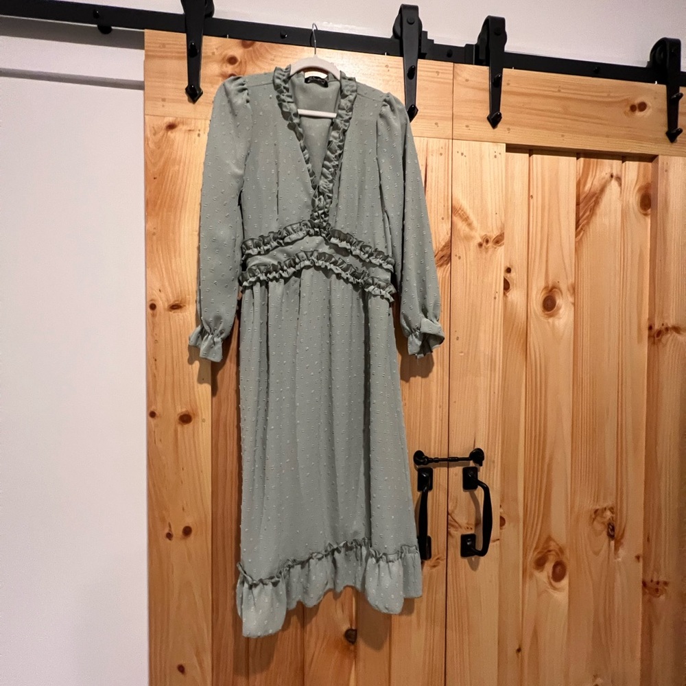 Long sleeve midi dress